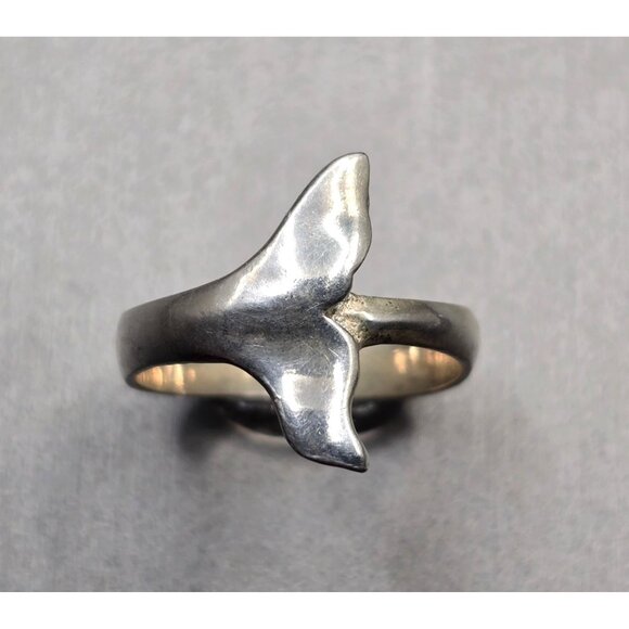 Unbranded Jewelry - VTG Sterling Silver 925 Whale Tail Band Ring Size 8 Ocean Motif Dark Patina
